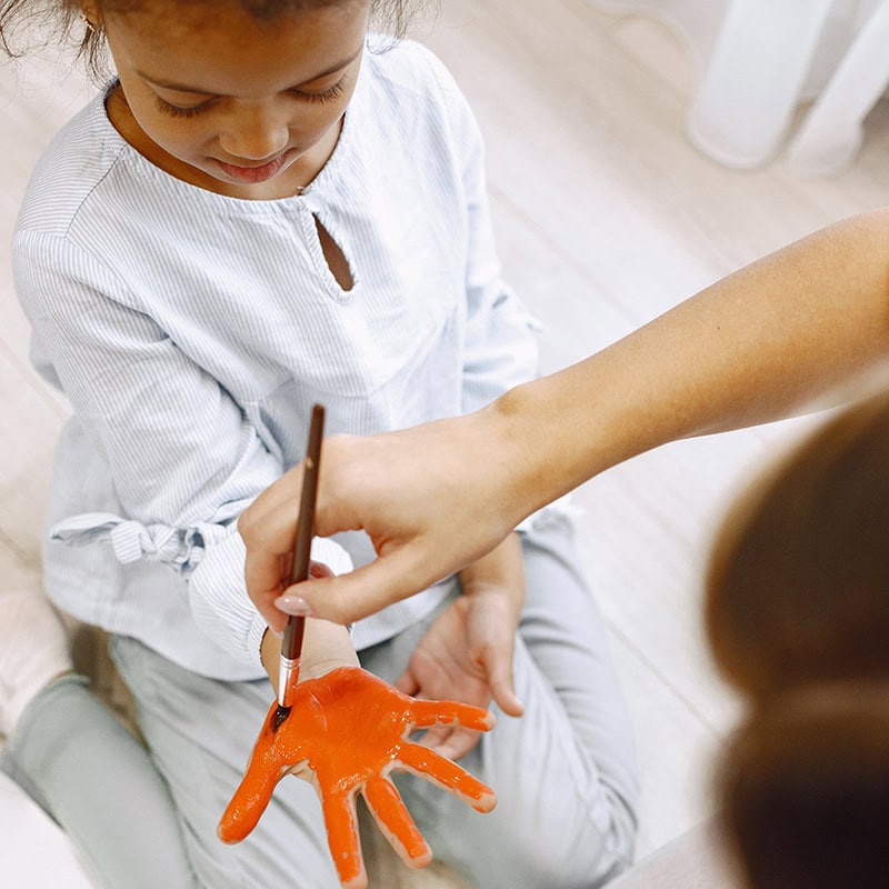 Kunsttherapie für Kinder im Regenbogenhaus Kriele